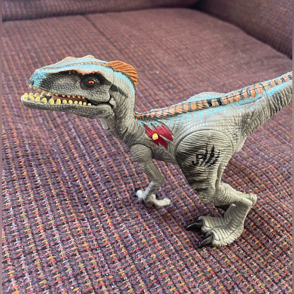 Jurassic Park III Electronic RE-AK A-TAK Velociraptor with Dino Roar